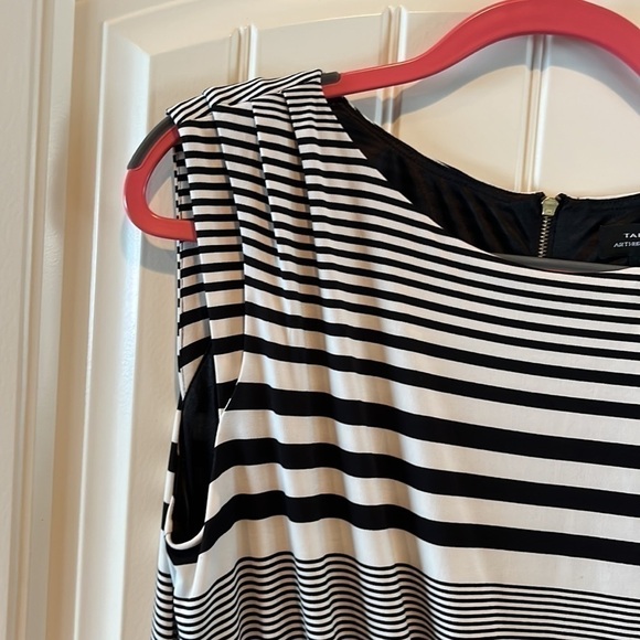 BLACK and white striped dress gathered slimming ruched flattering size 16 - Picture 9 of 12